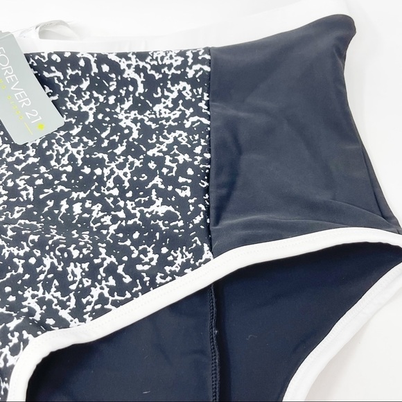 FOREVER 21+ Women’s Plus Size Swim Bottom Black White High Waist Modest - Picture 5 of 9